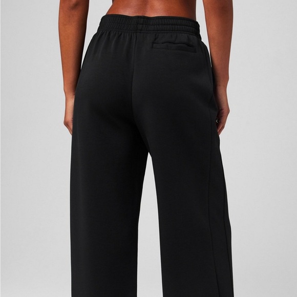 Fabletics Wide Leg Seamed Pant - NWT - Black - Medium - Picture 5 of 9